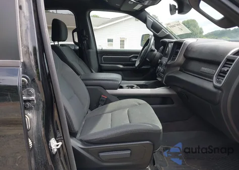 2022 Ram 1500 Big Horn Quad Cab 4X4 6'4 Box z USA, uszkodzony, nr VIN 1C6SRFBT2NN155434